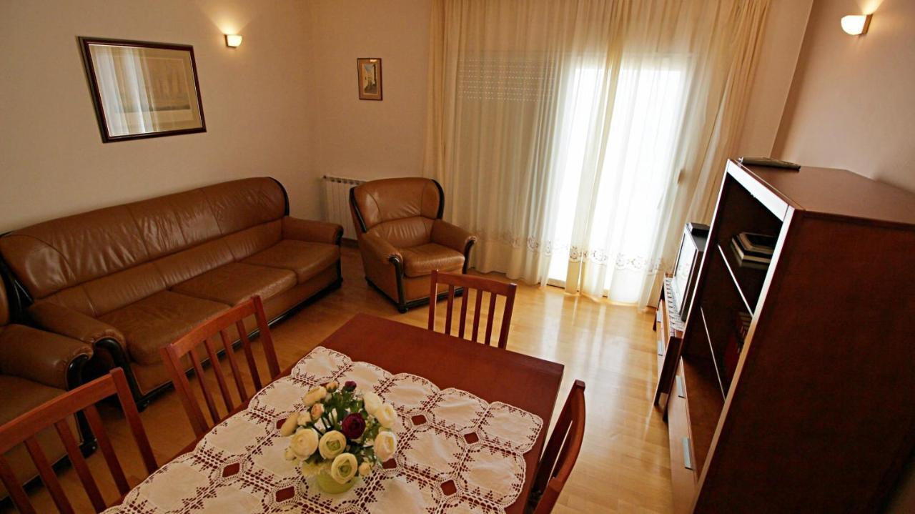 Apartment Ora Omis Exterior photo